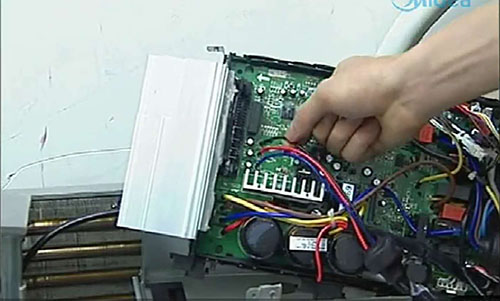 伊春美的空调电话是多少